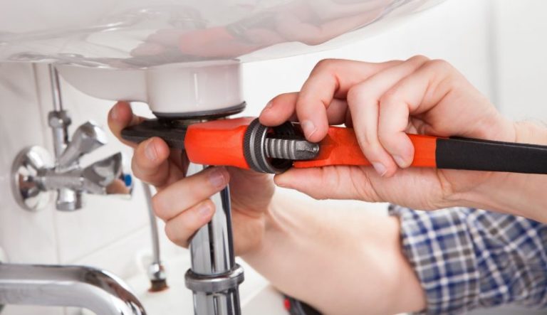 What Do You Need to Look For While Working With a Plumber?